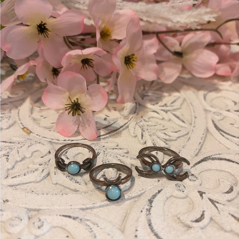 Elegant Turquoise and Silver Women's Ring Set